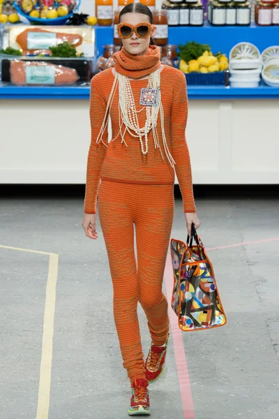Look 12
